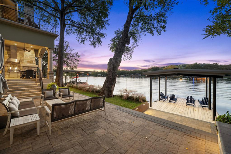 2706 Rivercrest patio and lake view